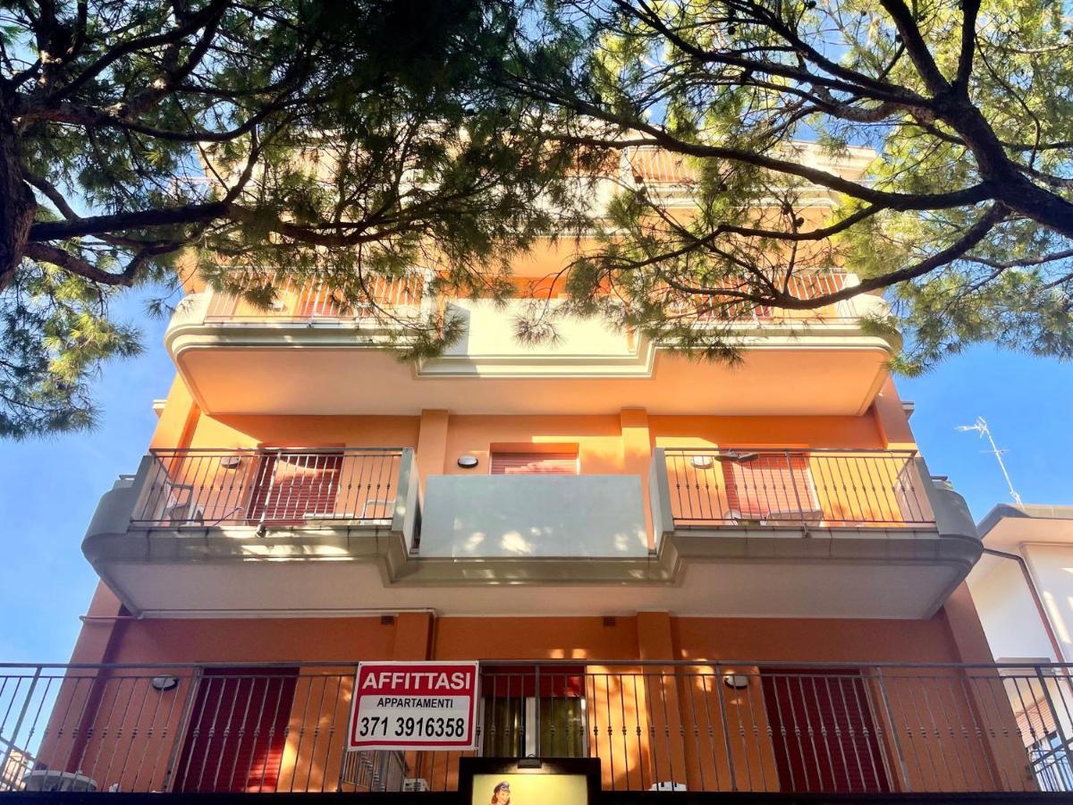 Appartamenti Adriana Carraro Immobiliare - Family Apartments Lido di Jesolo Dış mekan fotoğraf