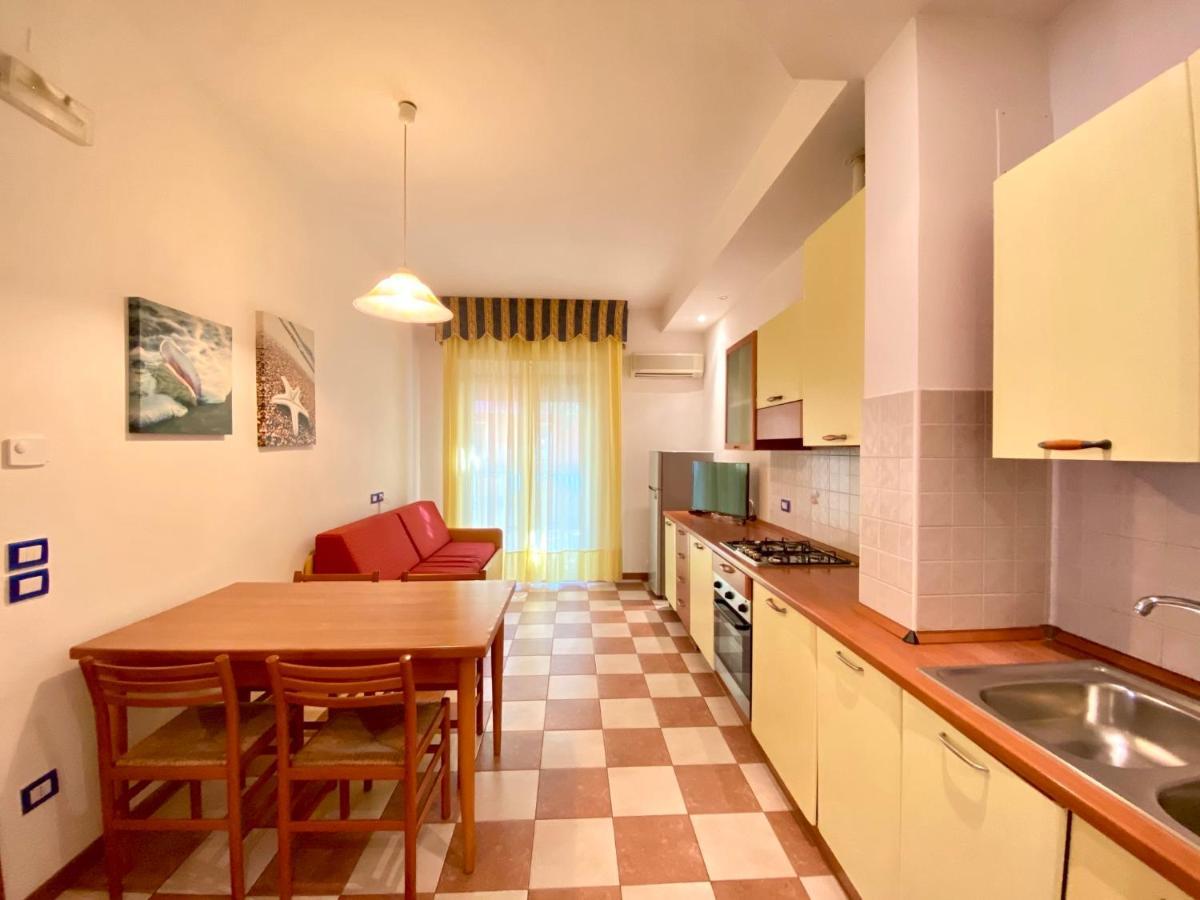 Appartamenti Adriana Carraro Immobiliare - Family Apartments Lido di Jesolo Dış mekan fotoğraf