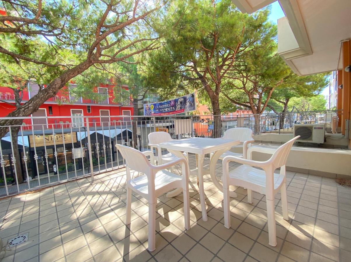 Appartamenti Adriana Carraro Immobiliare - Family Apartments Lido di Jesolo Dış mekan fotoğraf