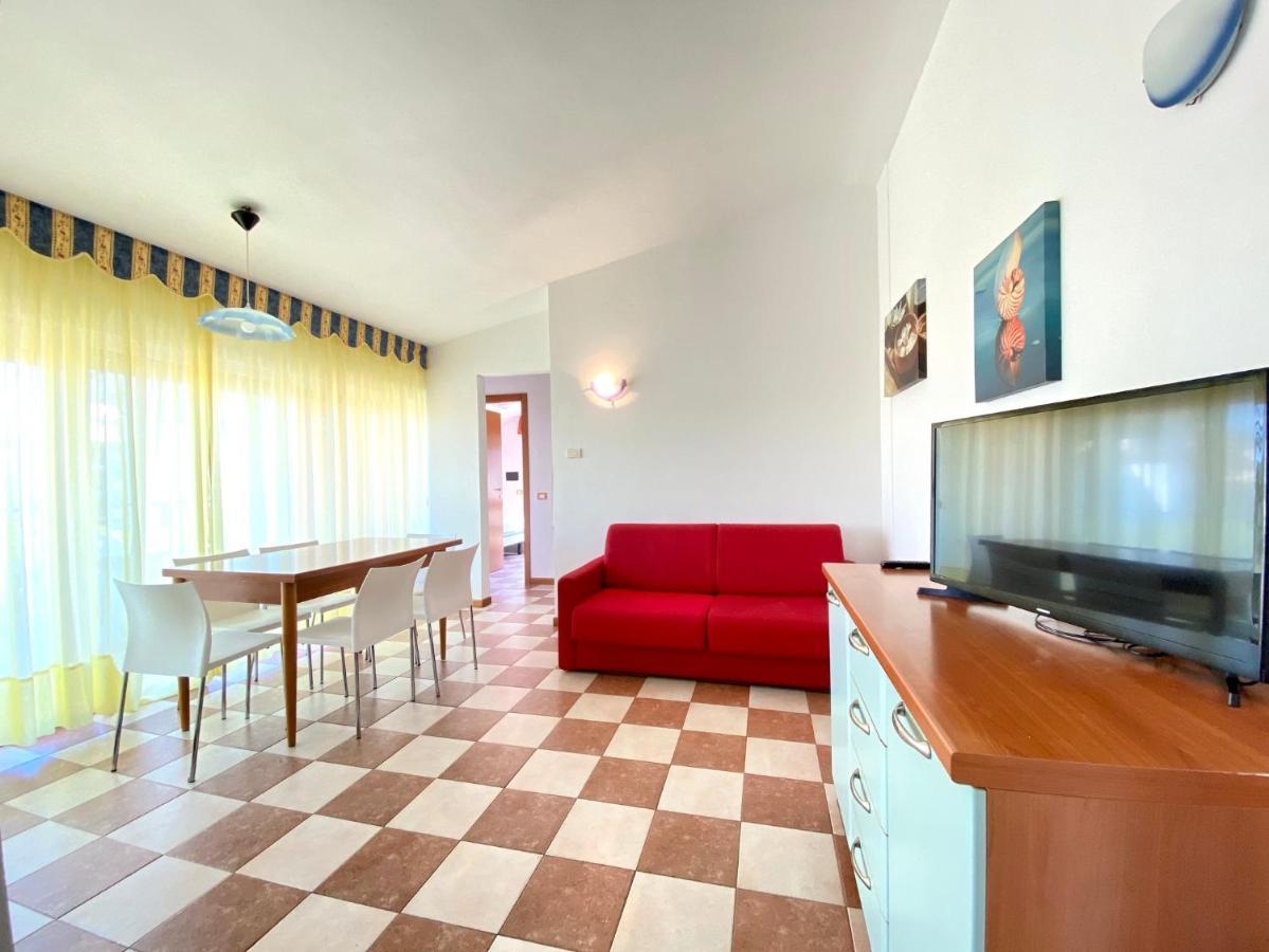 Appartamenti Adriana Carraro Immobiliare - Family Apartments Lido di Jesolo Dış mekan fotoğraf