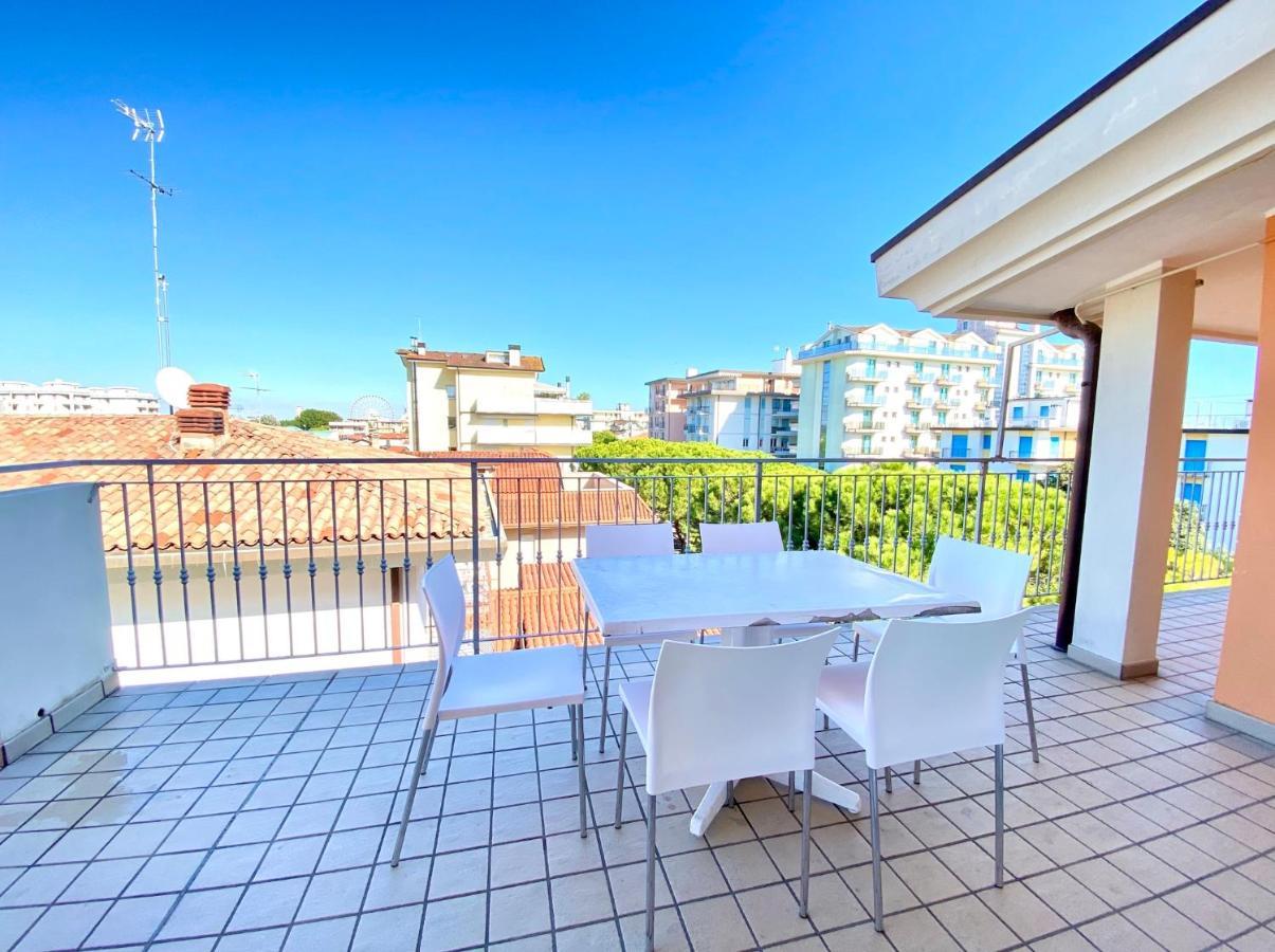 Appartamenti Adriana Carraro Immobiliare - Family Apartments Lido di Jesolo Dış mekan fotoğraf
